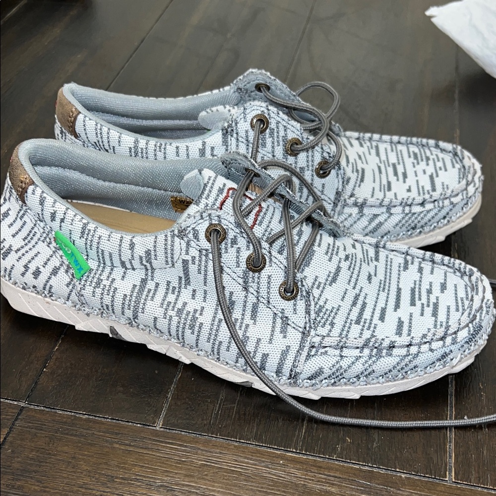 Twisted x Gray and White Zero X casual sneakers
